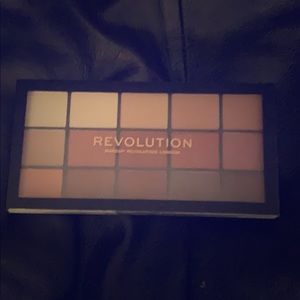 Makeup revolution reloaded iconic fever palette